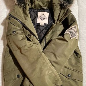 Women’s Beaver Canoe winter coat.
